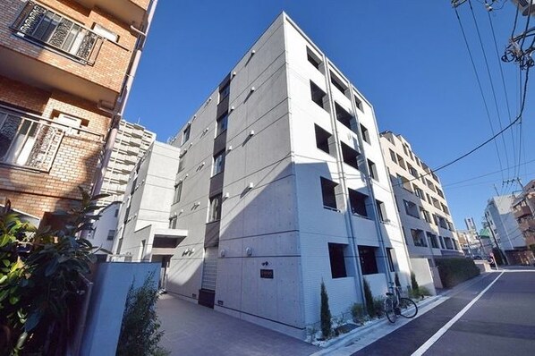 ラクラス四谷三丁目の物件外観写真